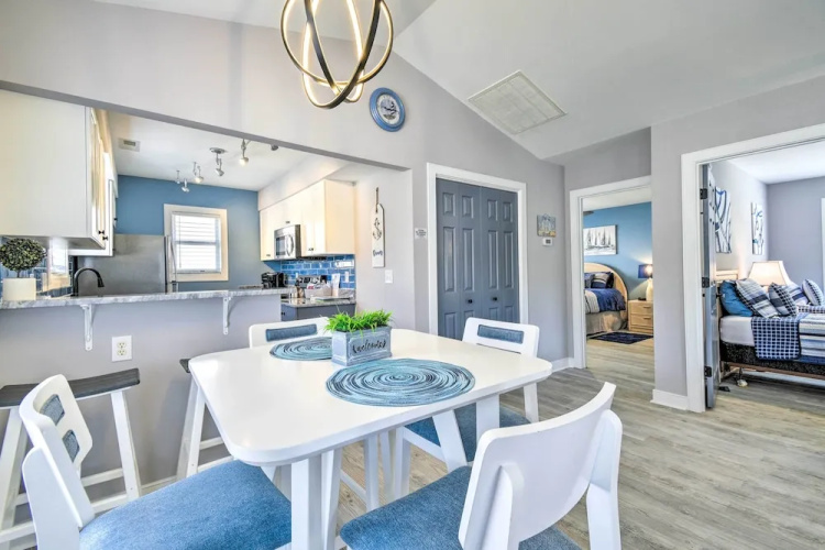 Updated Myrtle Beach Cottage w/ Shared Pool!