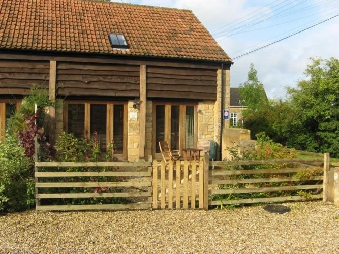 2 Bedrooms Cottage