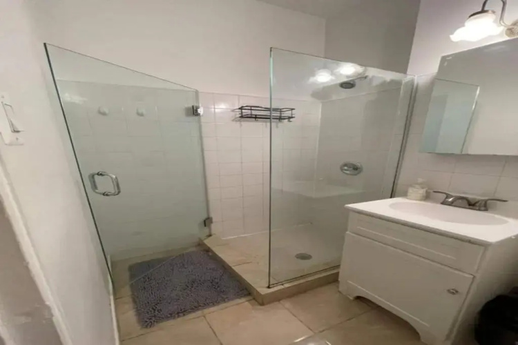 Hell's Kitchen 1 BR Apt. (8416)