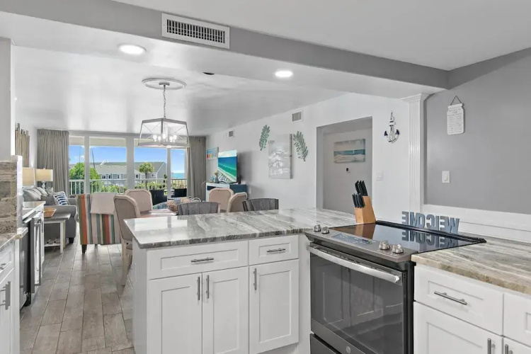 Shoreline Towers 3033