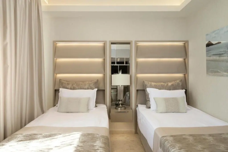 Standard Twin room with sea view