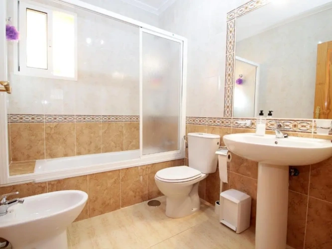 3 Bedrooms Cottage