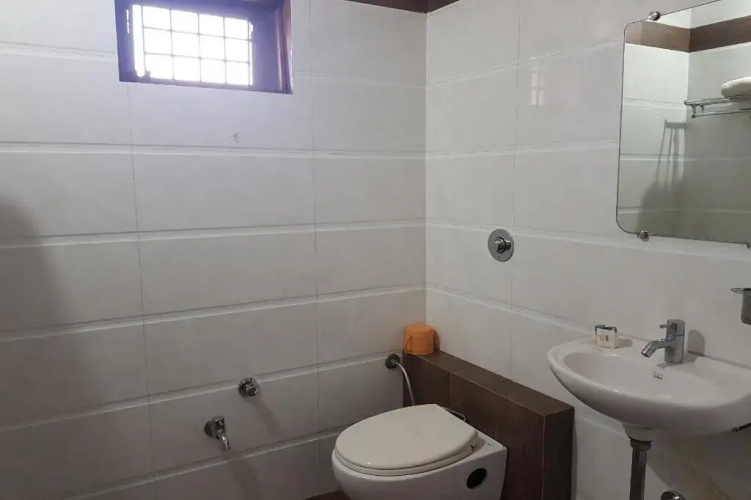 Hotel Tulis by OYO Rooms