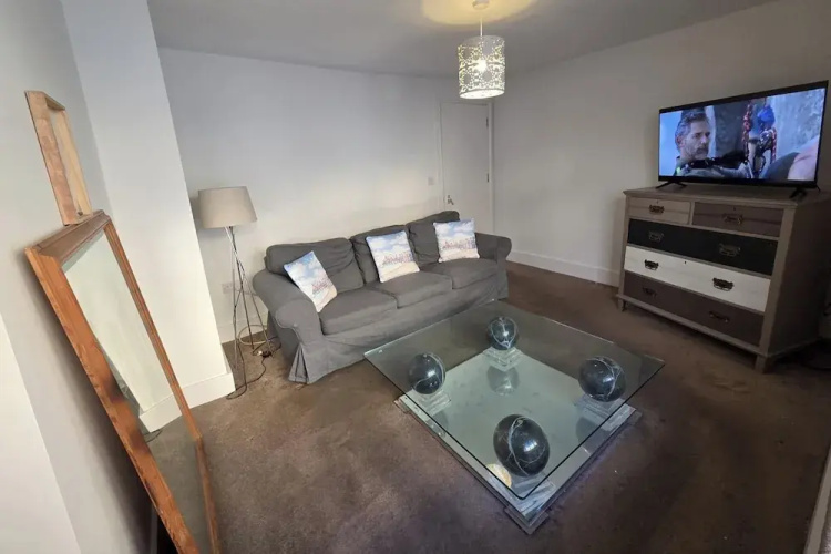 3-bed Seaside Haven - Sleeps 7 & Pet Friendly