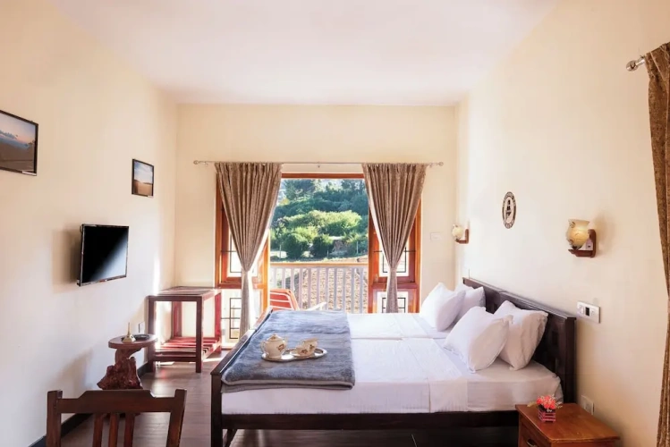 Comfort Double room with balcony and with mountain view