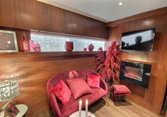 VIP Paris Yacht Hotel
