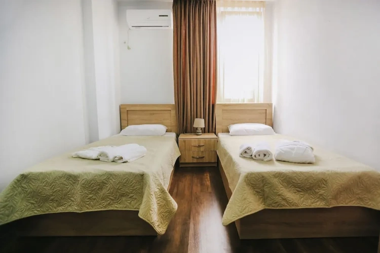 Standard Twin room with balcony