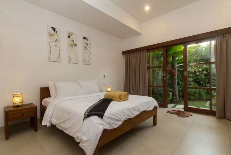 Echo Beach Villa & Apartment