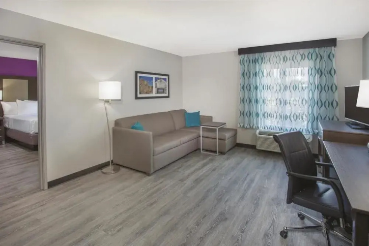 Lexington Inn & Suites - Effingham
