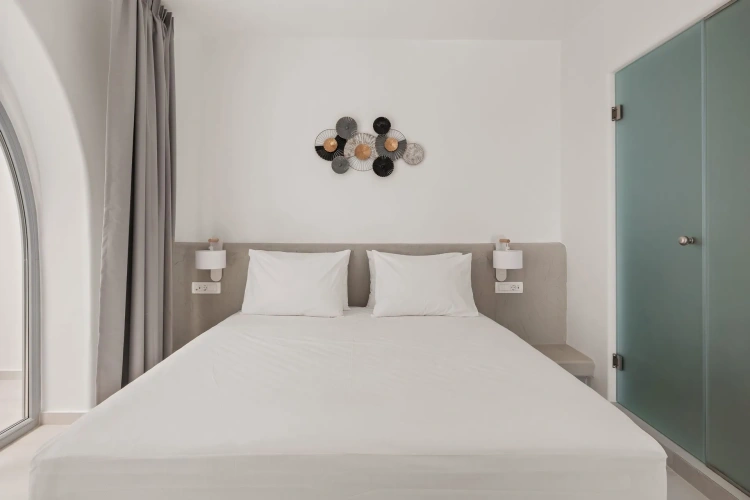 2 Bedrooms Villa