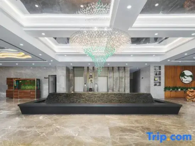 Tekesi Phoenix International Hotel