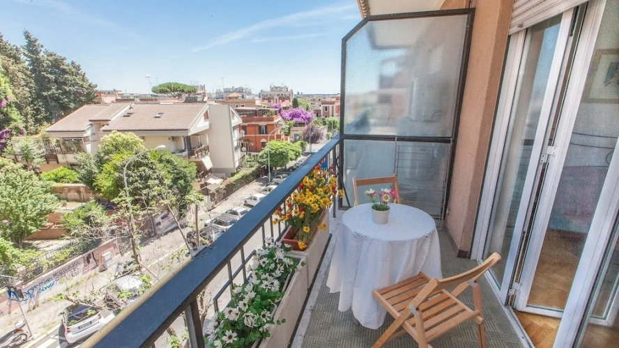 4 Bedrooms Sextuple Apartment