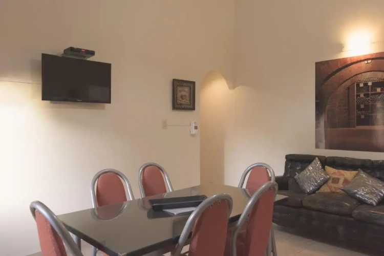 3 Bedrooms Apartment