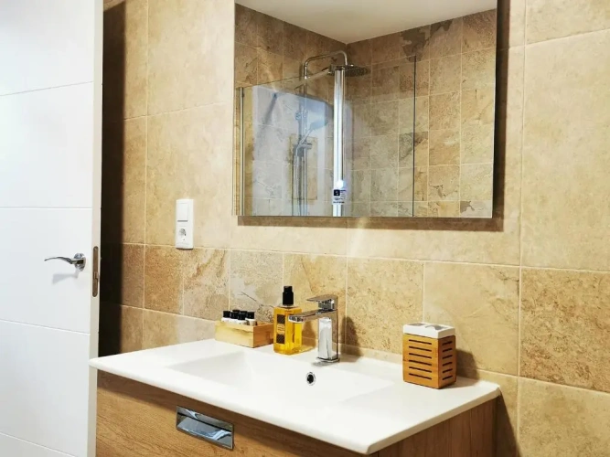4 Bedrooms Apartment