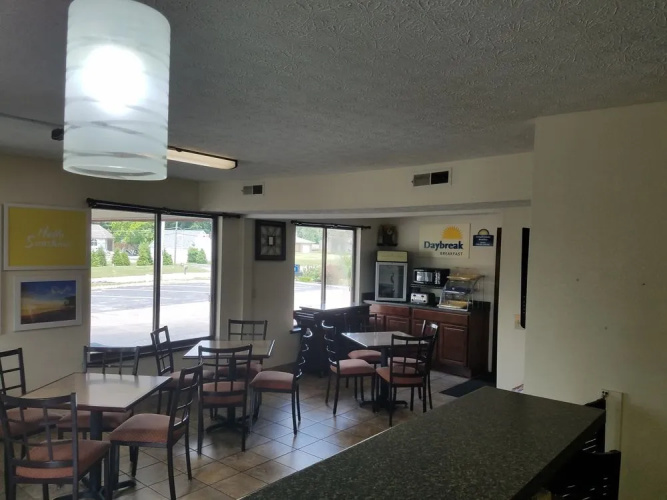 Days Inn Bloomington
