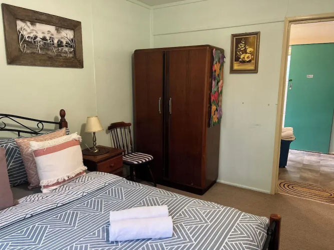 XYL guests house