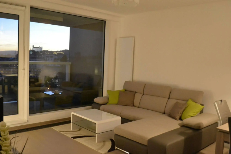 Panorama Apartment with Free Parking