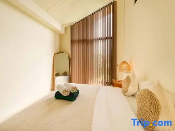 Modern 2BR Oasis with Pool in Balangan