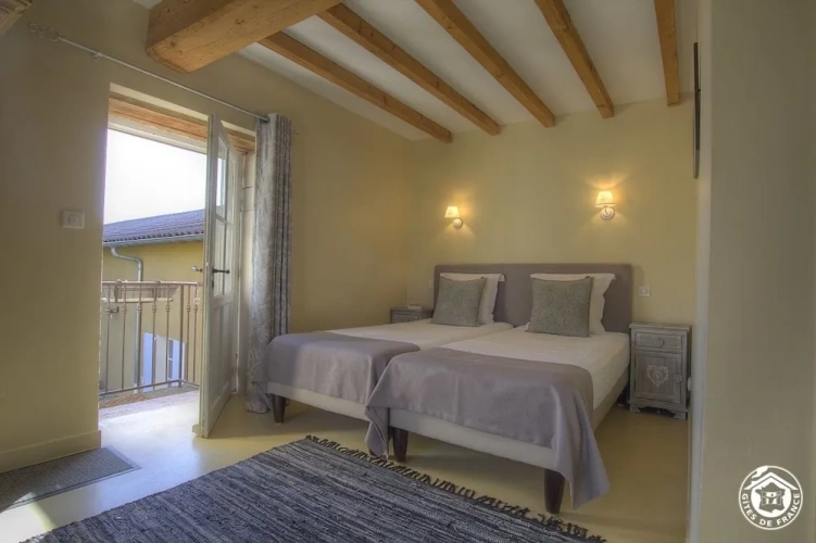 Standard Quadruple Family room with balcony