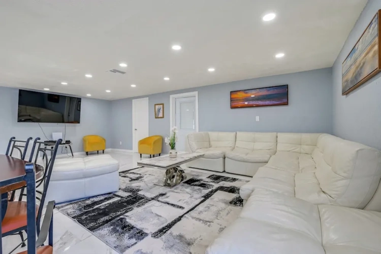 4 Bedrooms Cottage