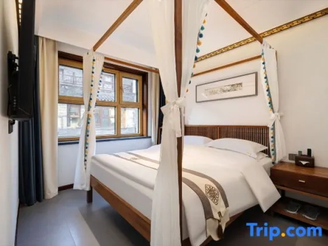 2 Bedrooms Double Suite