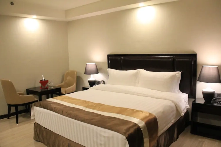 Deluxe Double room with pool view