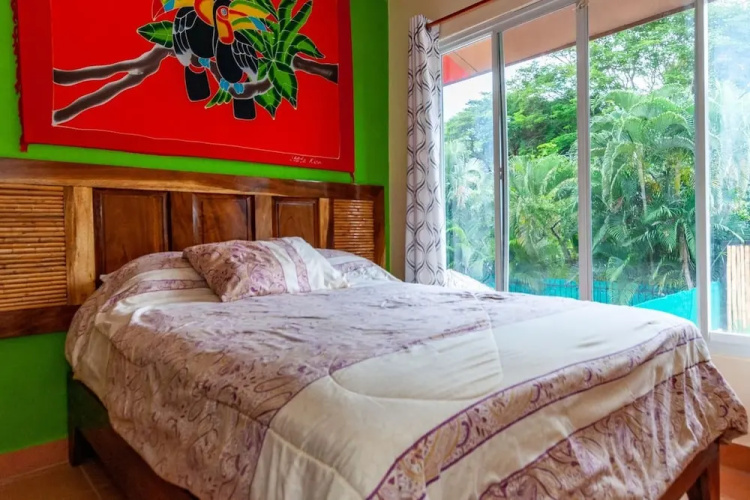 Nicely priced duplex in Surfside with private pool and AC in every room
