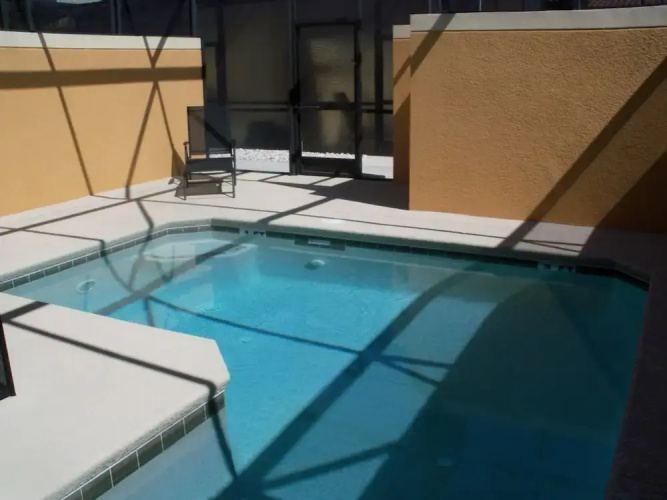 Paradise Palms 8961