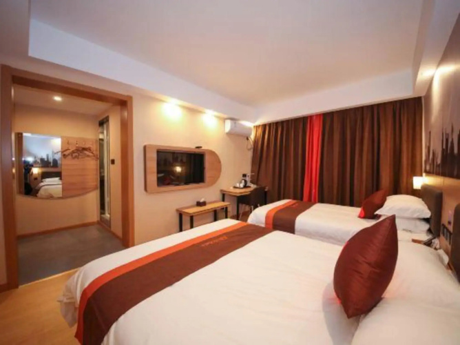 Junyi Chain Hotel (Ningbo Beilun Theater)