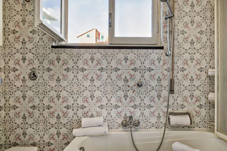 Homey Seaview Apartment