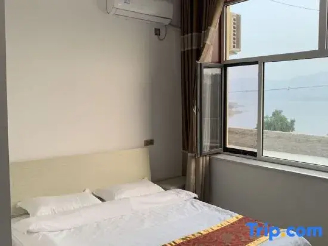 Jinghu Homestay