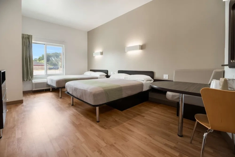 Deluxe Quadruple Suite