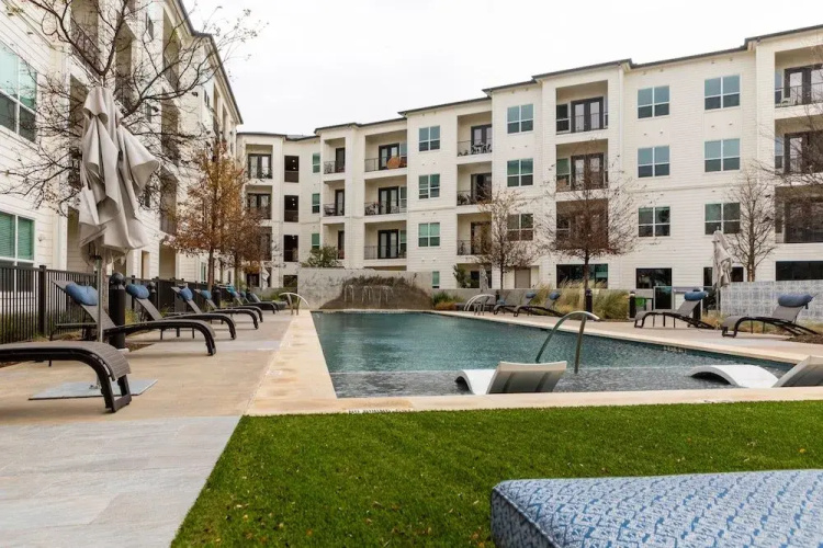 WanderJaunt -- Luxe East Austin Apartments