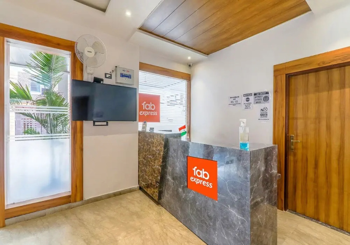 FabExpress Global Inn Gold