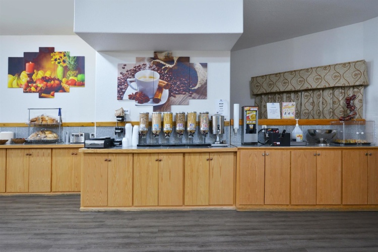 Canadas Best Value Inn Valemount photo 29