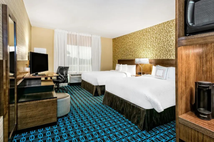 Fairfield Inn & Suites by Marriott Van Canton Area