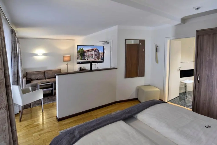 Double Suite