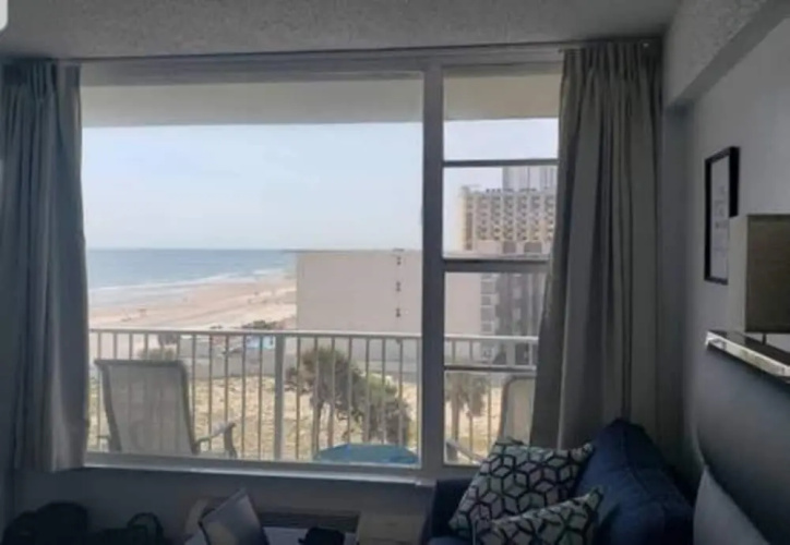 611 3 Beds Luxury Oceanfront Studio