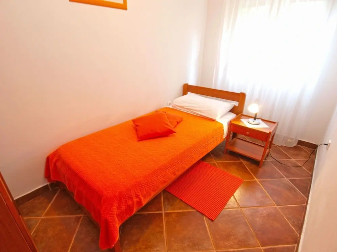 Apartment 446