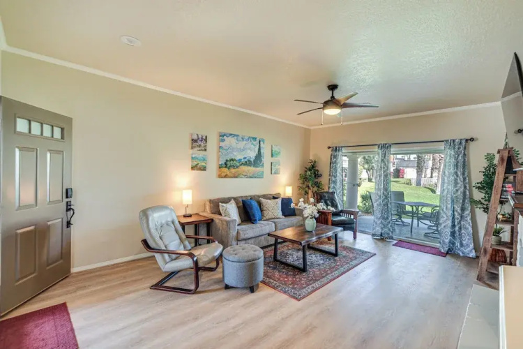 Palm Desert Condo w/ Patio & Community Perks!