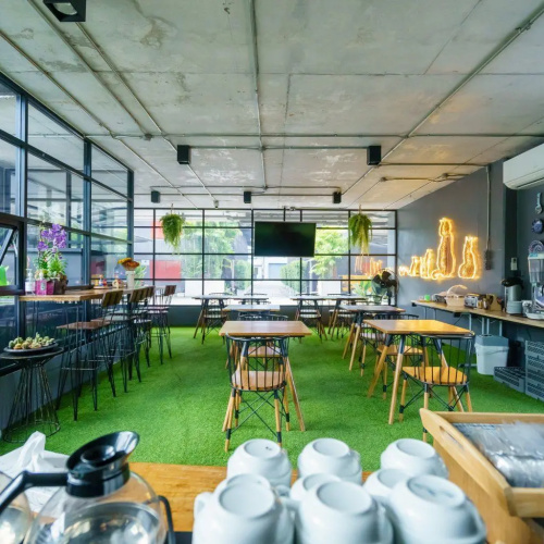TheM5 Residence