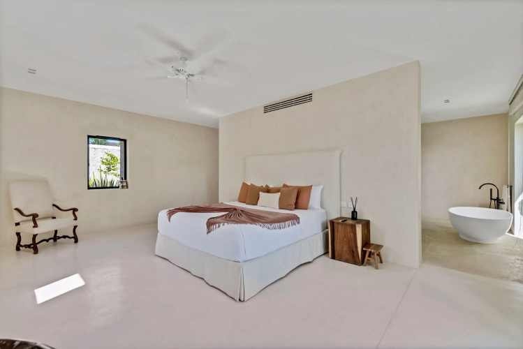 Magnificent 5BR Modern Tropical Villa With Pool