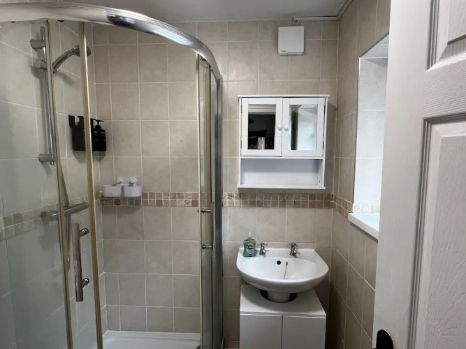 Robin’S Hollow: 2Bd Home Near Wrexham Afc