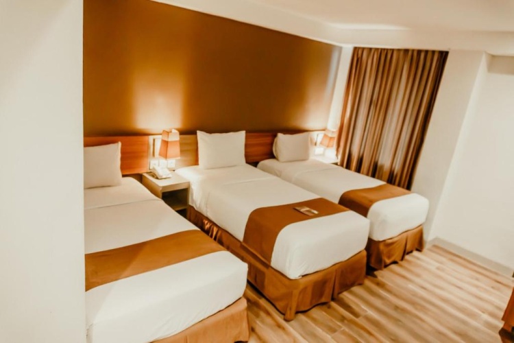 Standard Triple room