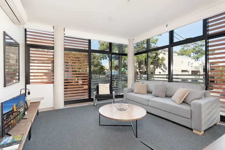 Uber Chic Newtown Designer Pad H392