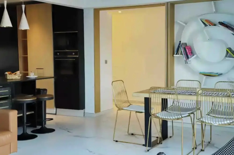 Modern Apartment - 3br- 6P - Palm Beah