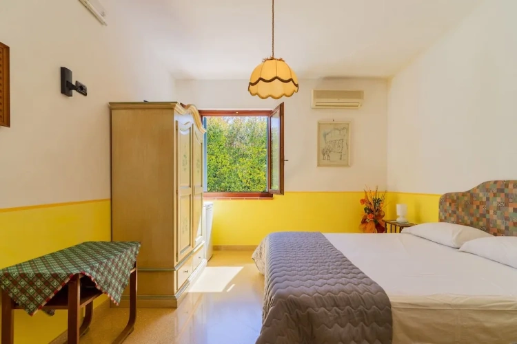 Economy room