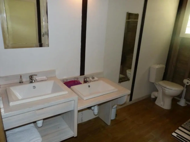 2 Bedrooms Double Bungalow
