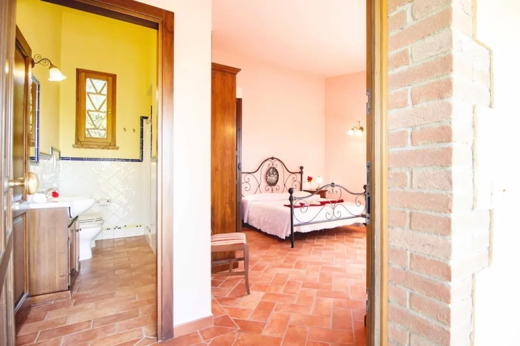 Standard Triple room with land view