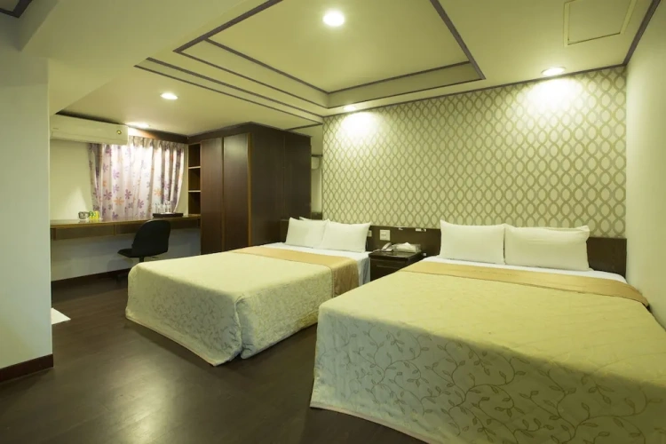 Standard Quadruple Family room